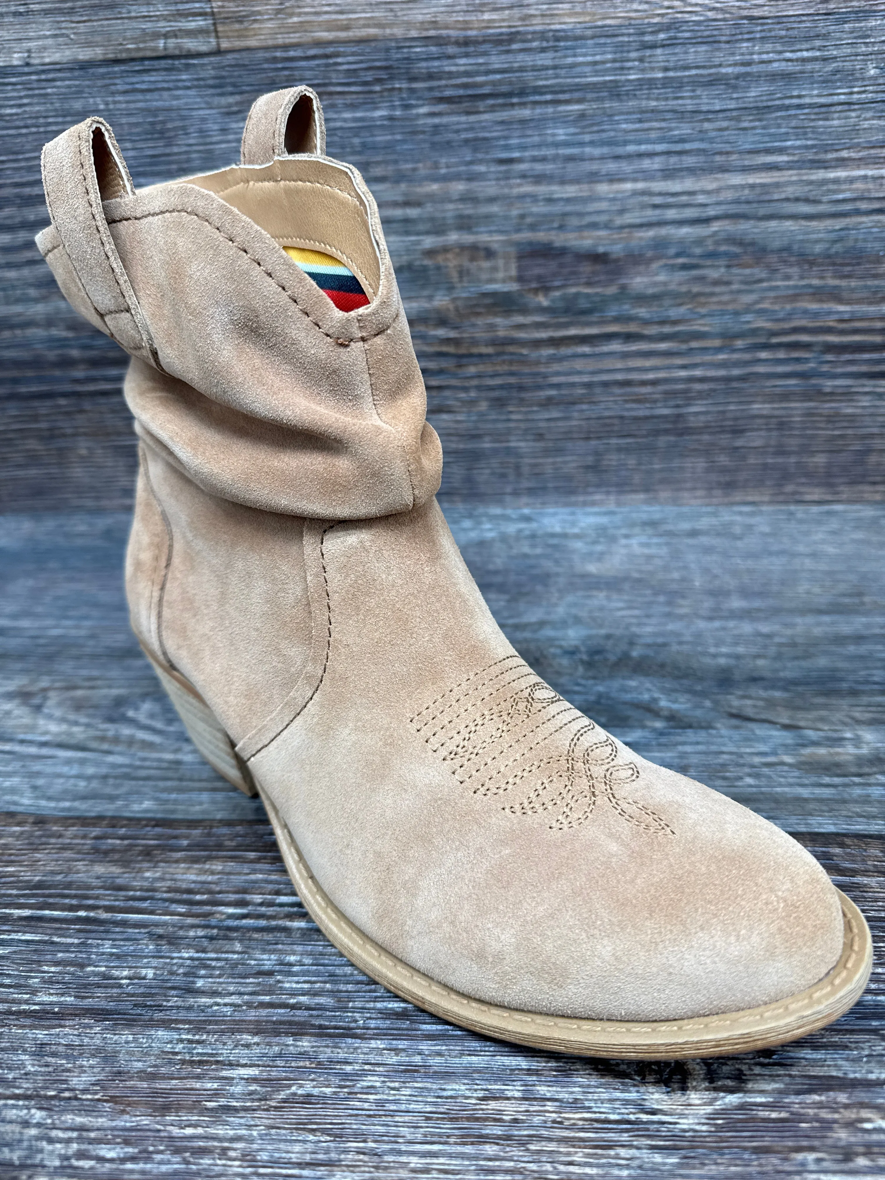 DI132 Women’s Jackpot slouch ankle boot by Dingo