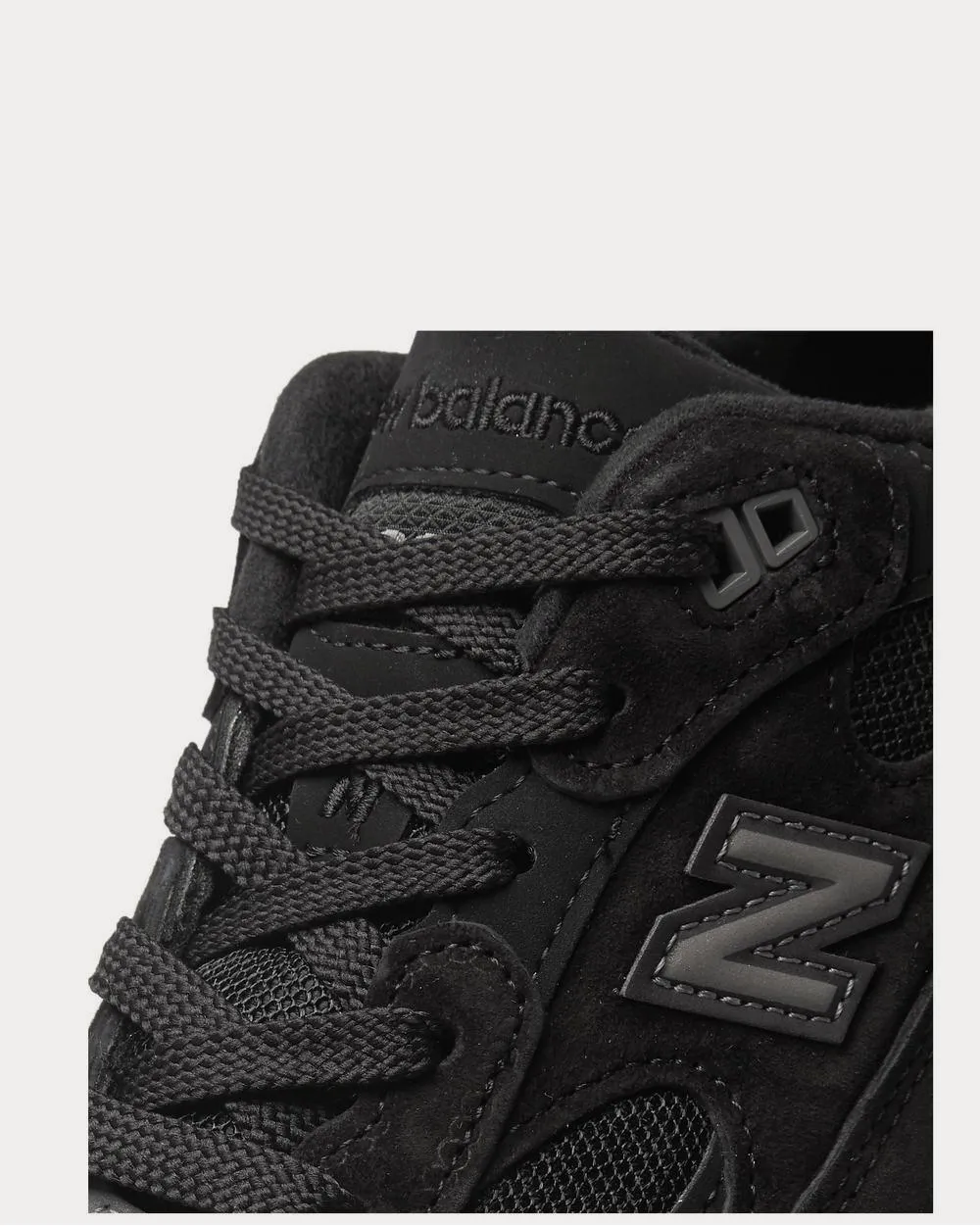 M992 Suede, Nubuck and Mesh  Black low top sneakers